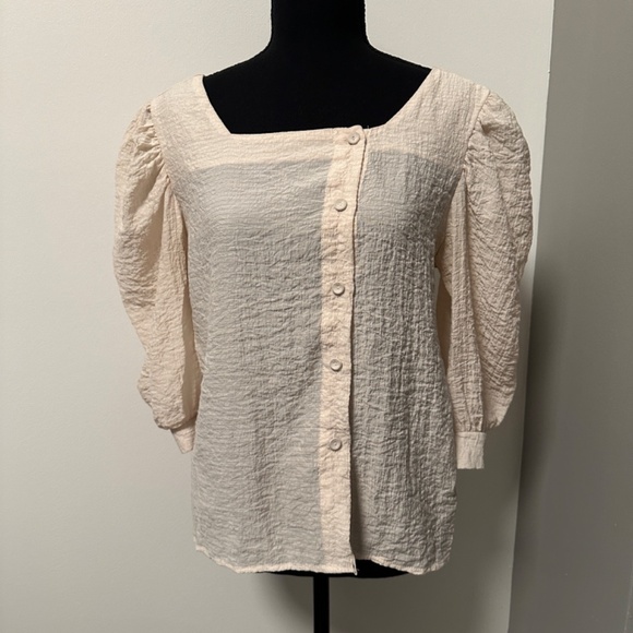 *NASTY GAL* Ivory Asymmetrical Button Down Blouse Size 8 - Picture 1 of 7